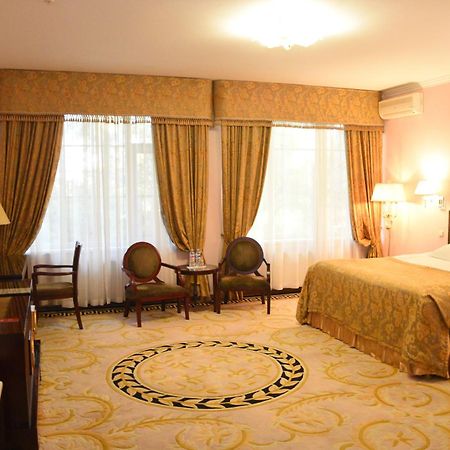 Hotel Royal Florence Chişinău Extérieur photo