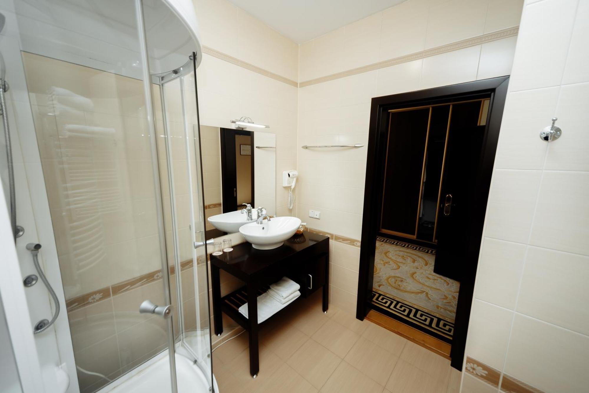 Hotel Royal Florence Chişinău Extérieur photo