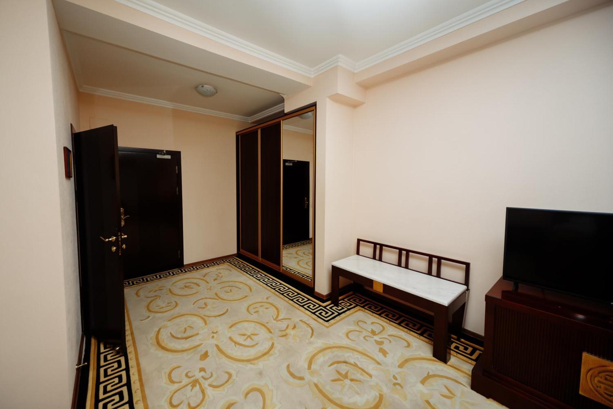 Hotel Royal Florence Chişinău Extérieur photo