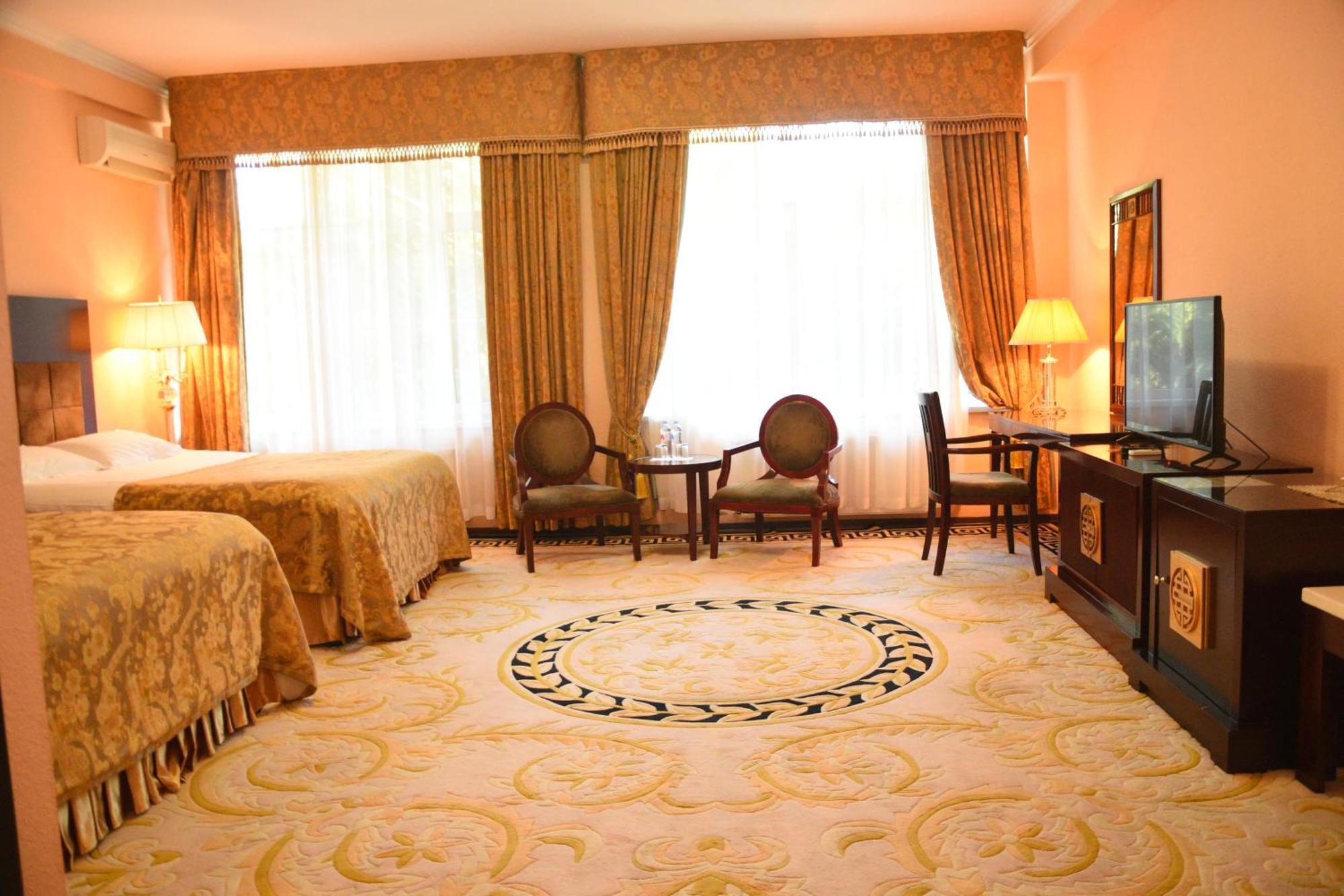 Hotel Royal Florence Chişinău Extérieur photo