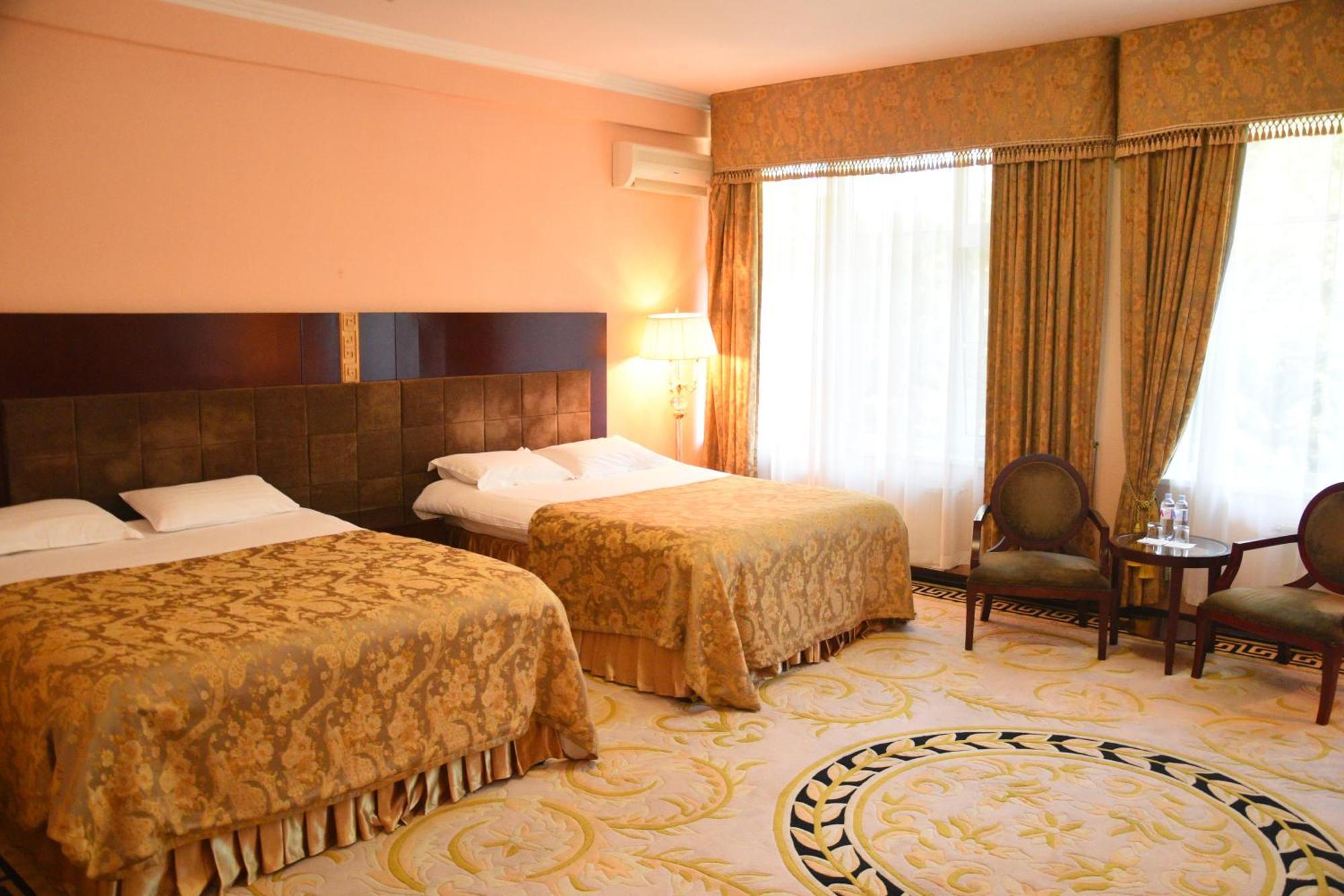 Hotel Royal Florence Chişinău Extérieur photo