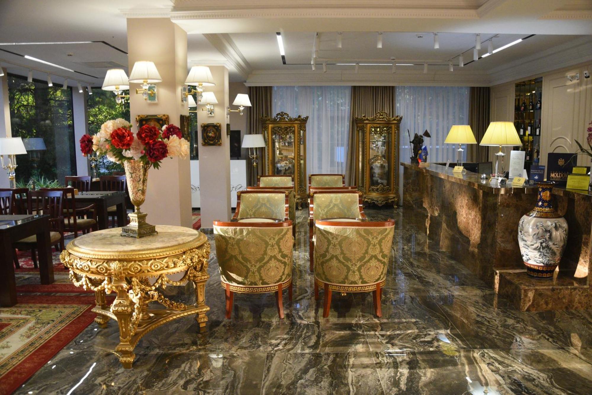 Hotel Royal Florence Chişinău Extérieur photo